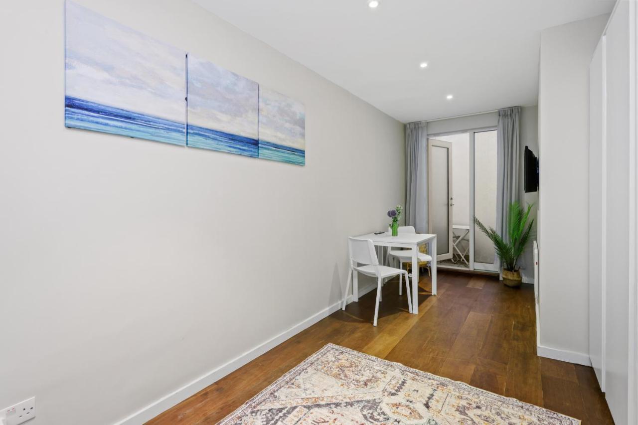 Spacious 1 Bedroom Flat Londres Exterior foto